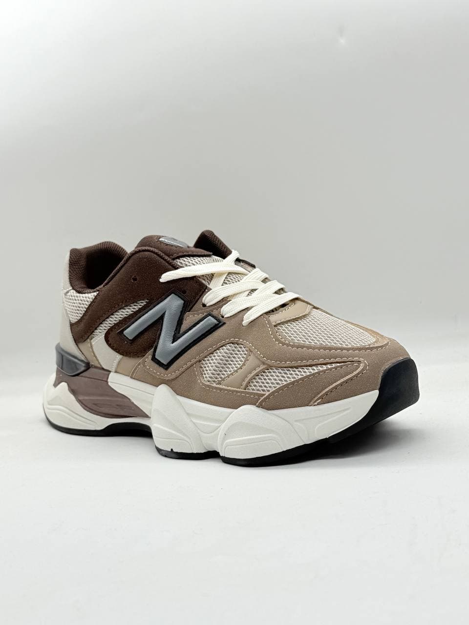 کفش نیوبالانس 9060 کرمی خاکی New Balance 9060 shoes, cream-colored, khaki — تصویر ۲