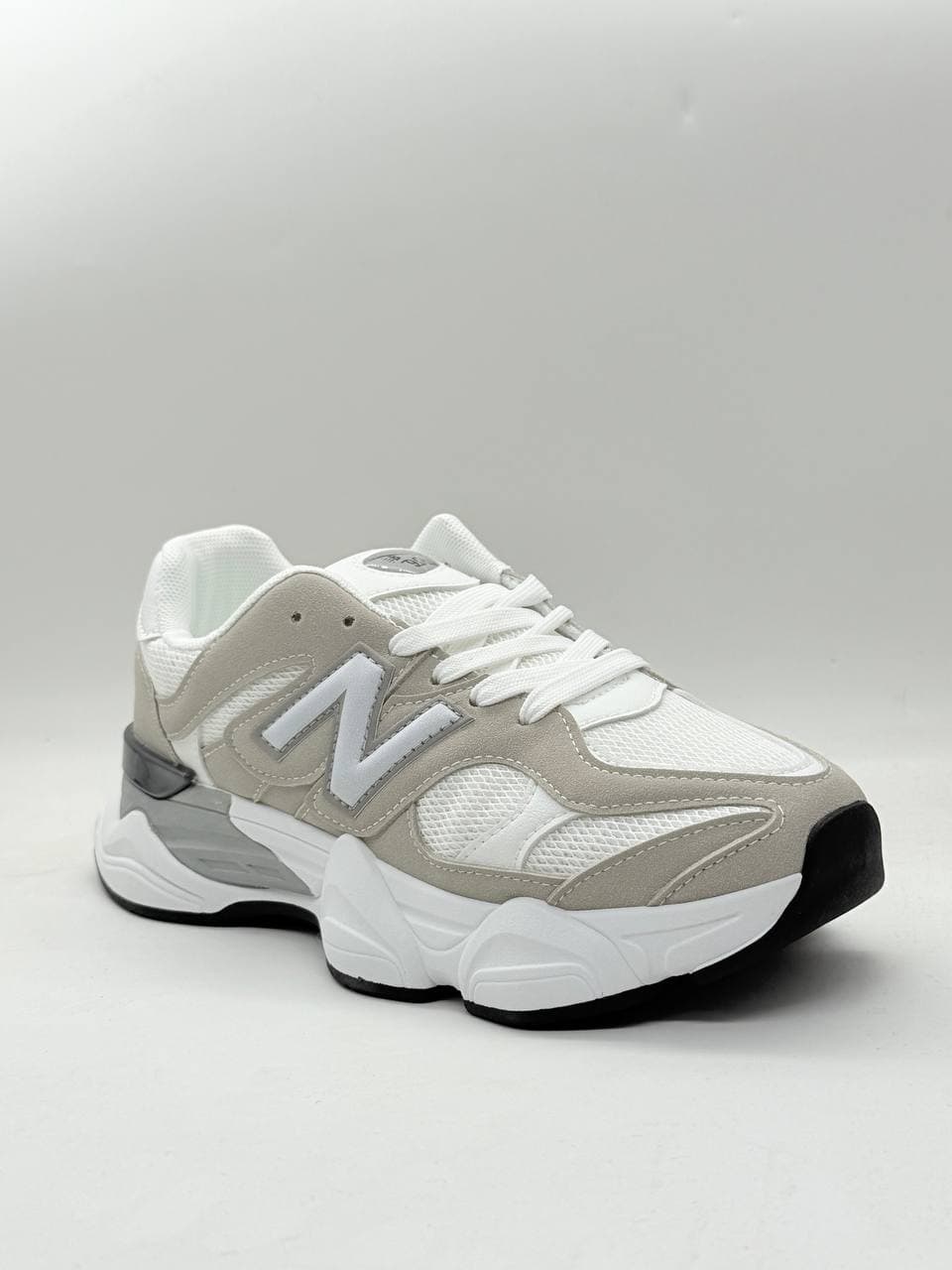 کفش نیوبالانس 9060 سفید خاکستری New Balance 9060 shoes, white gray — تصویر ۲