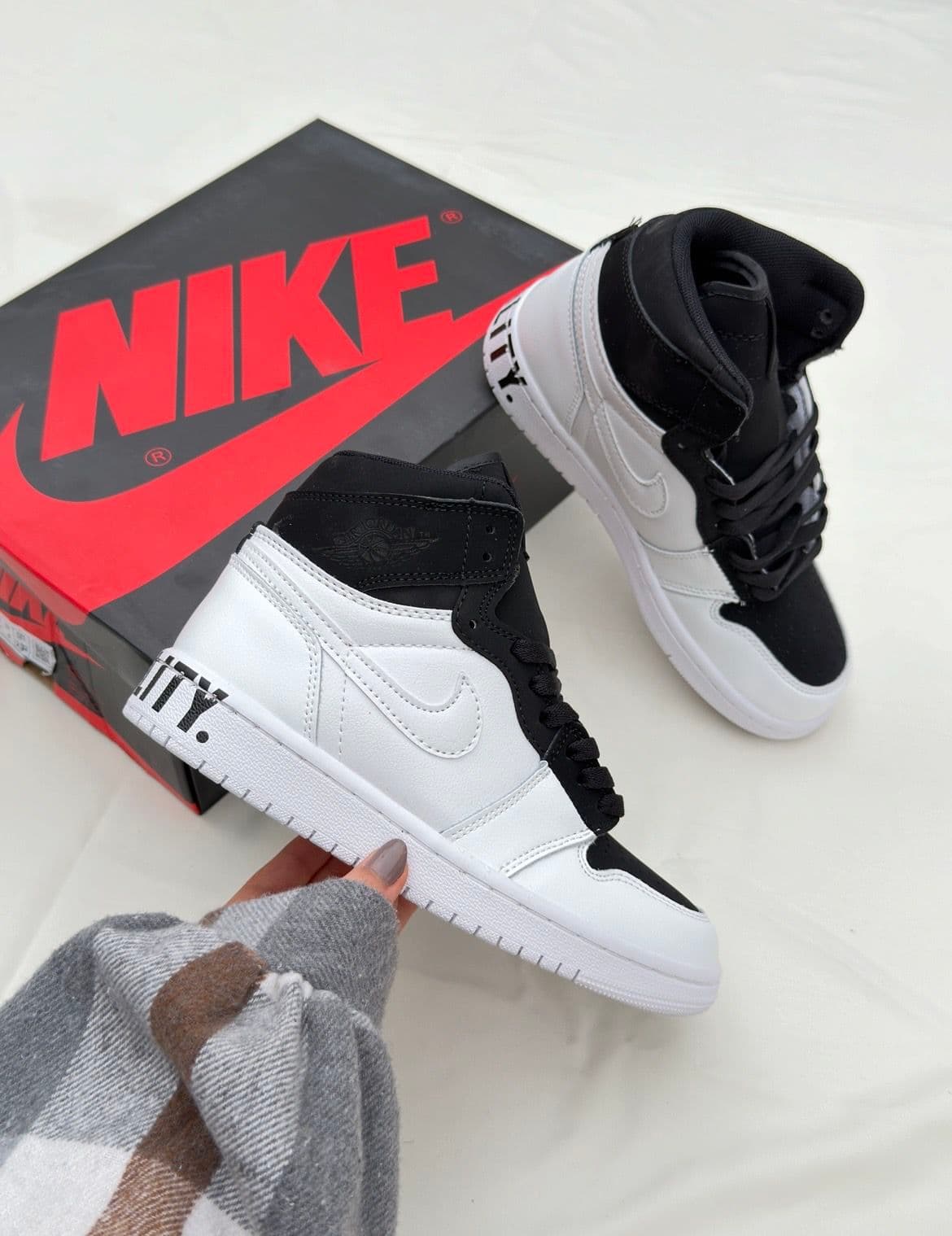 کتونی نایک جردن ساقدار سفید مشکی white black long leg nike jordan sneakers — تصویر ۲