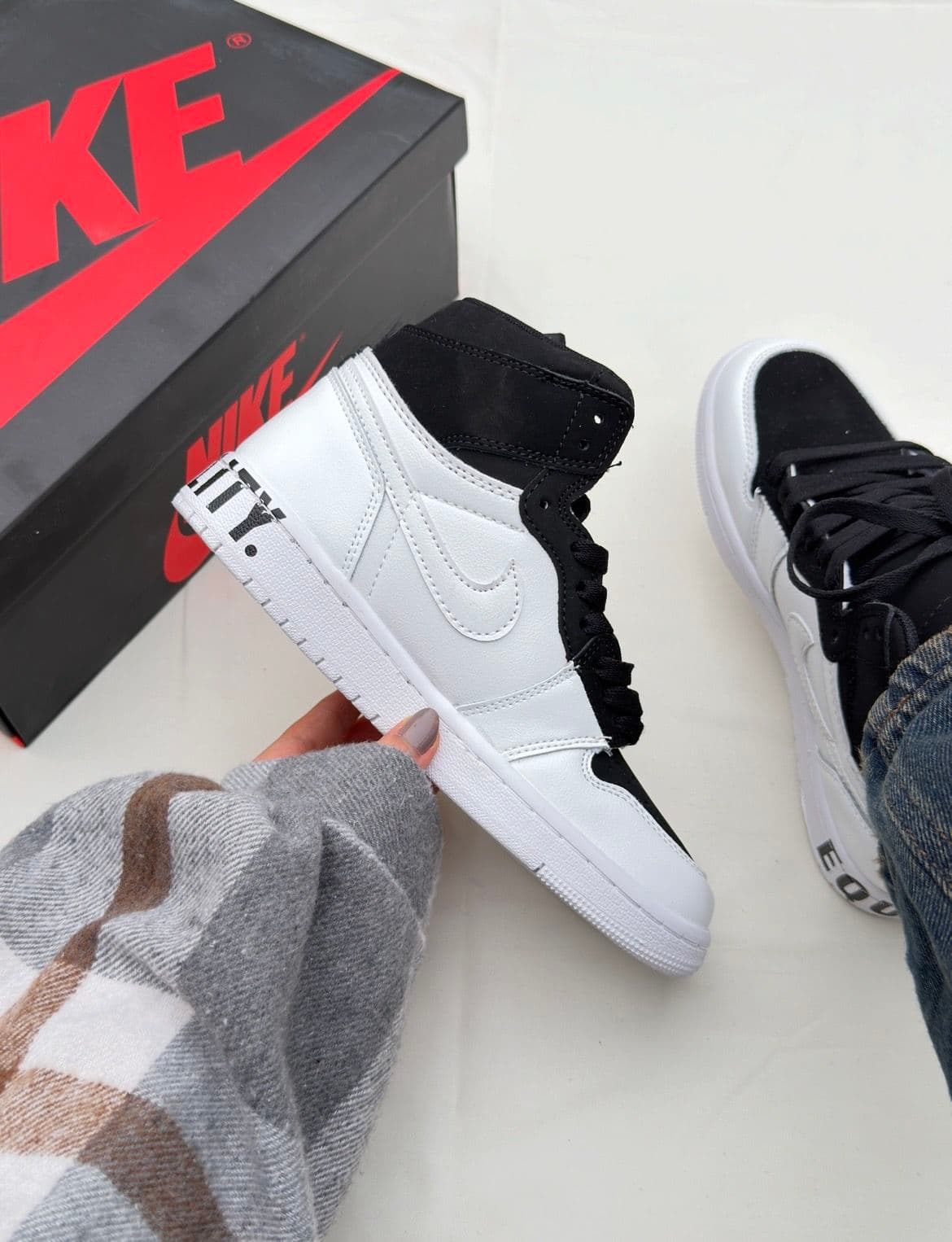 کتونی نایک جردن ساقدار سفید مشکی white black long leg nike jordan sneakers