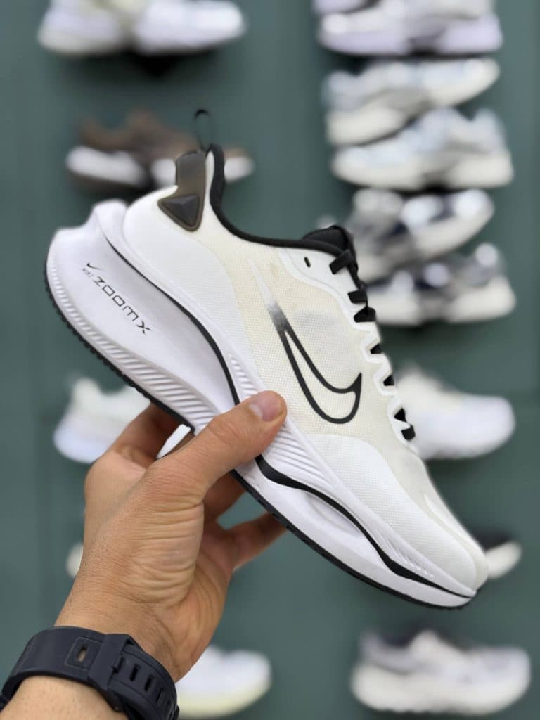 کفش نایک لبخندی سفید Nike smiley white shoes — تصویر ۲
