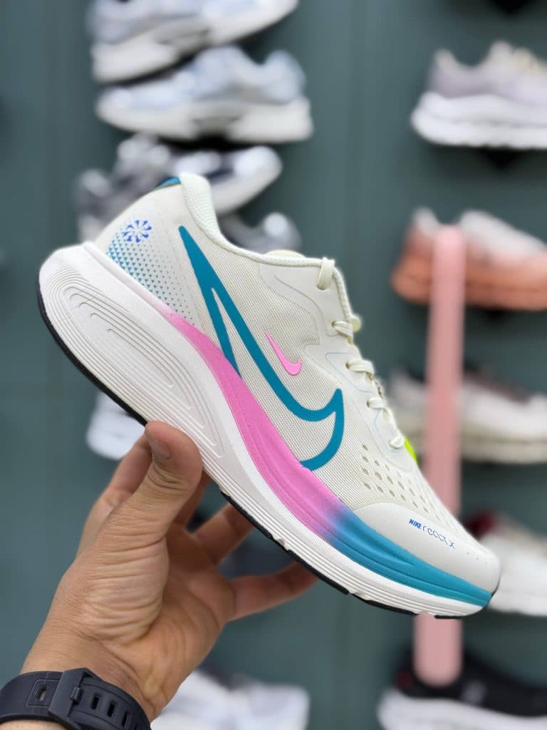 کفش نایک لبخندی سفید صورتی Nike smiley white pink shoes — تصویر ۲