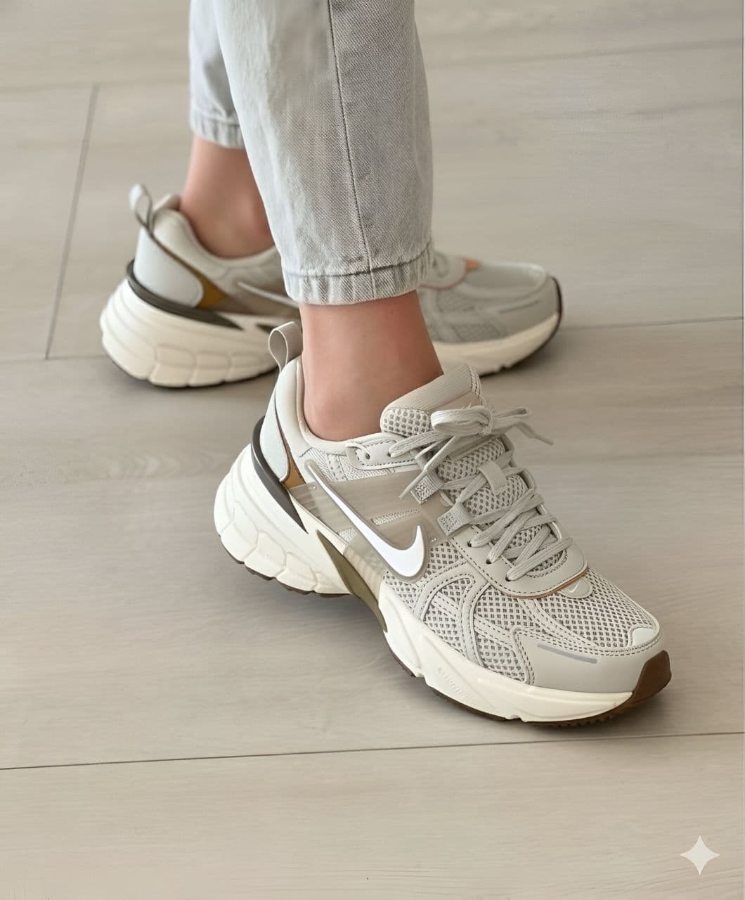 کفش نایک وی تو کی موکایی Nike V2K Mokaei shoes