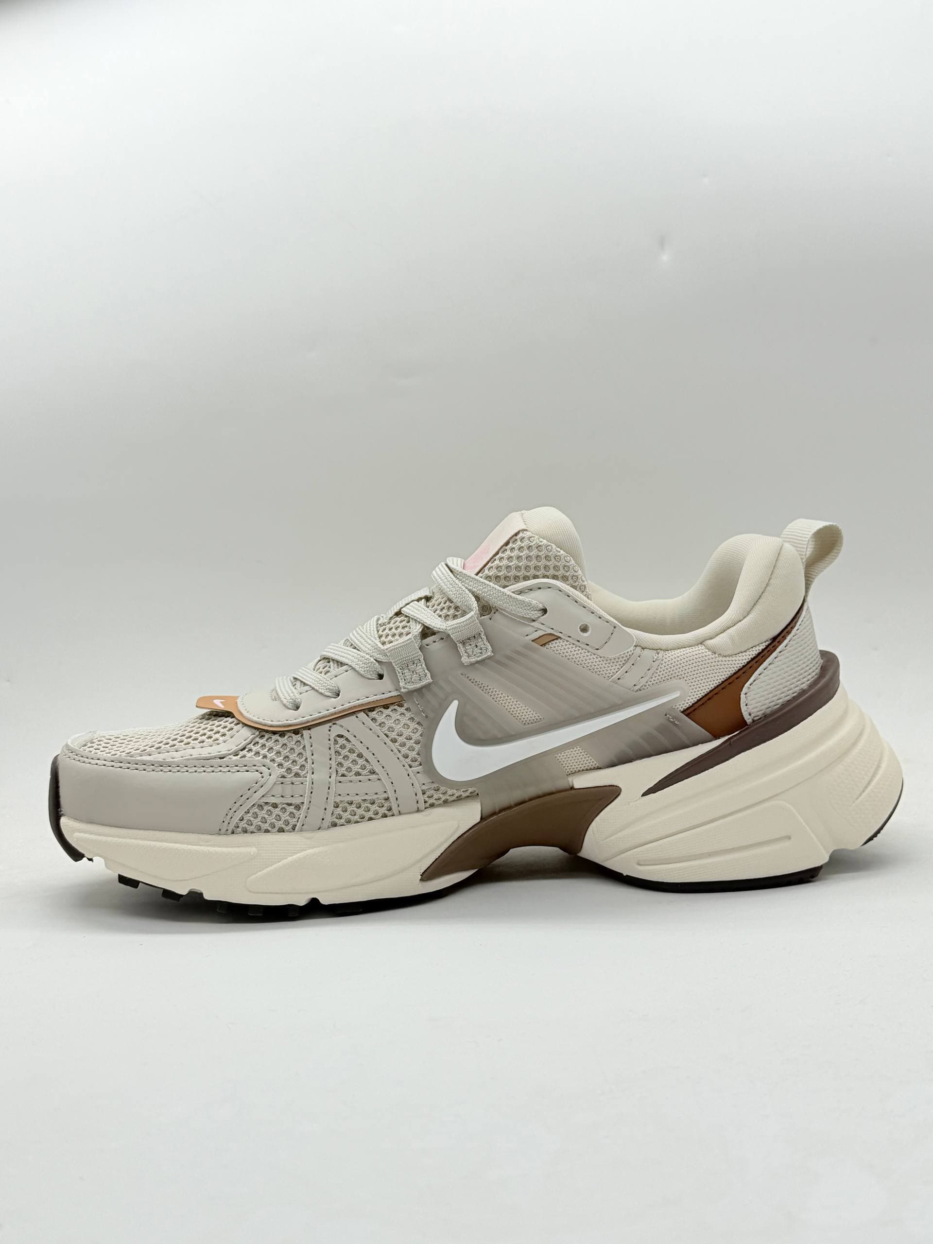 کفش نایک وی تو کی موکایی Nike V2K Mokaei shoes — تصویر ۳
