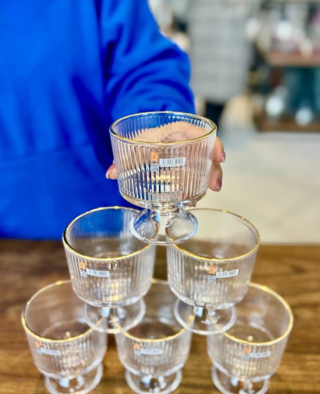 بستنی خوری شیاردار پایه کوتاه لب طلا Deli Glass کد KIT-1356 — تصویر ۳