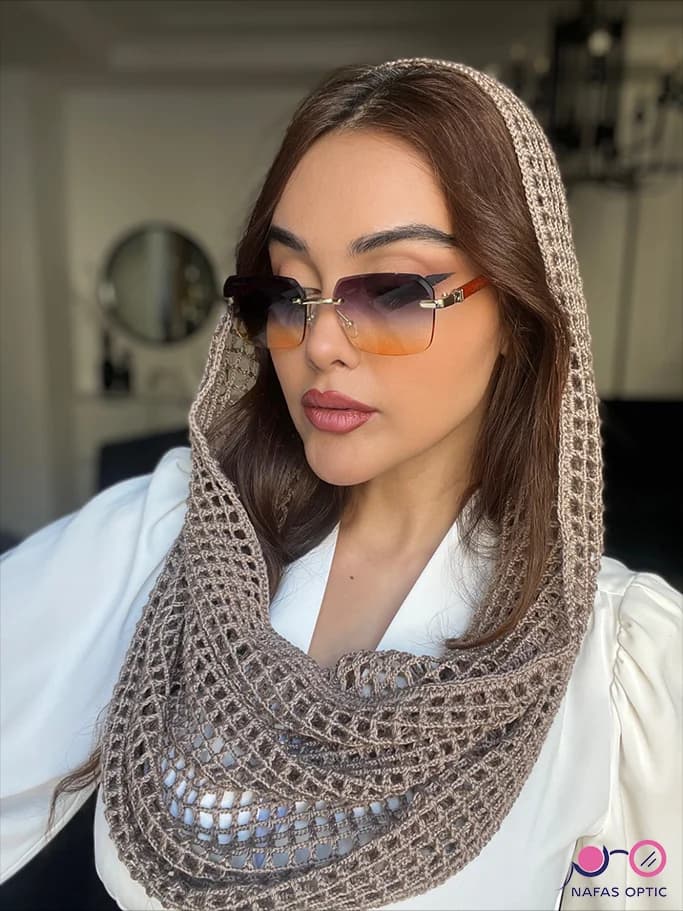 عینک آفتابی زنانه فریم لس کارتیر دسته چوب — تصویر ۴