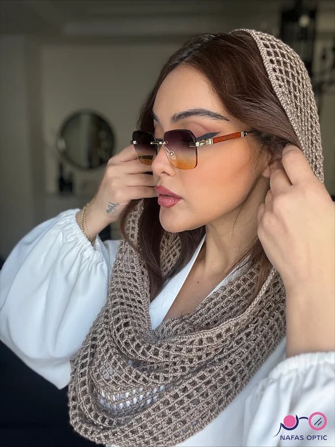 عینک آفتابی زنانه فریم لس کارتیر دسته چوب — تصویر ۶