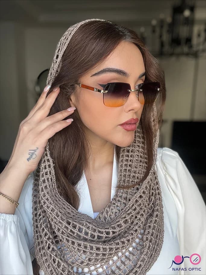عینک آفتابی زنانه فریم لس کارتیر دسته چوب — تصویر ۵