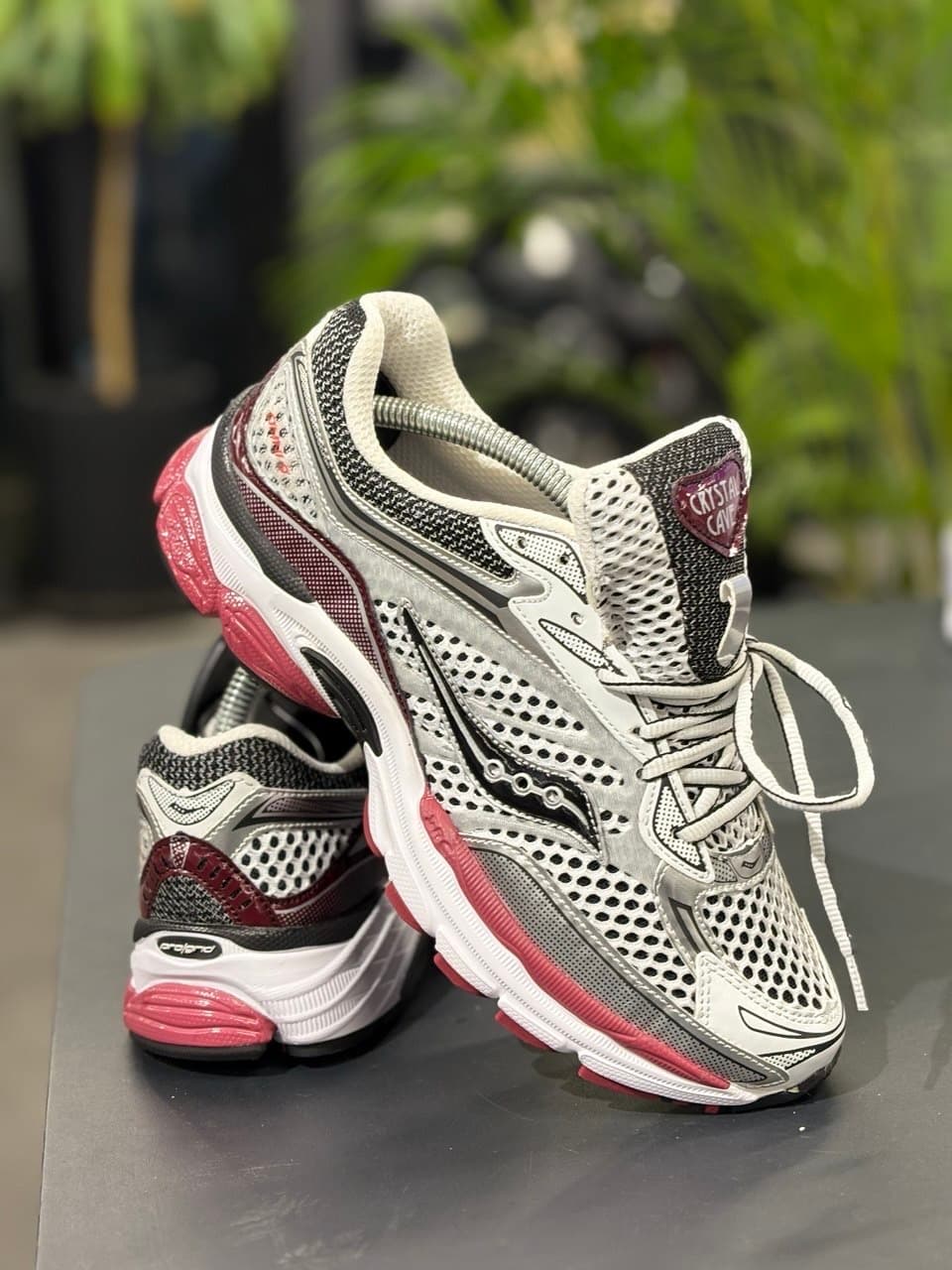 کتونی saucony3670