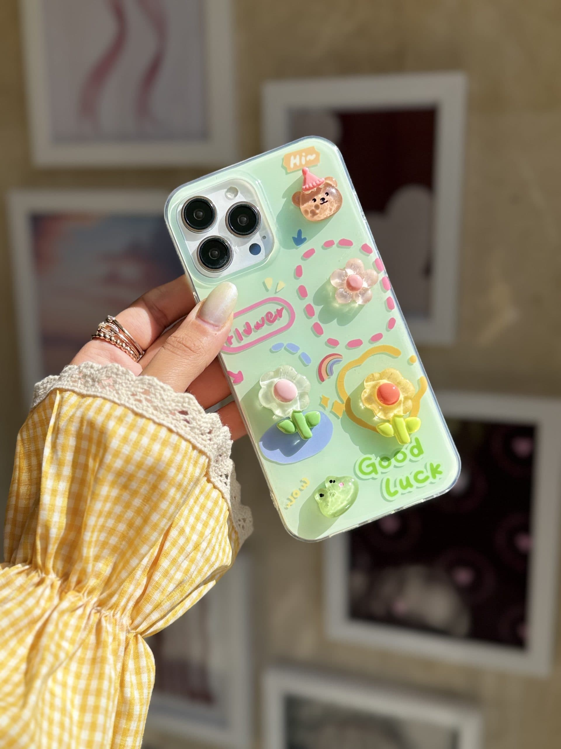 قاب موبایل گل برجسته زمینه سبز GOOD LUCK برای گوشی های آیفون — تصویر ۳