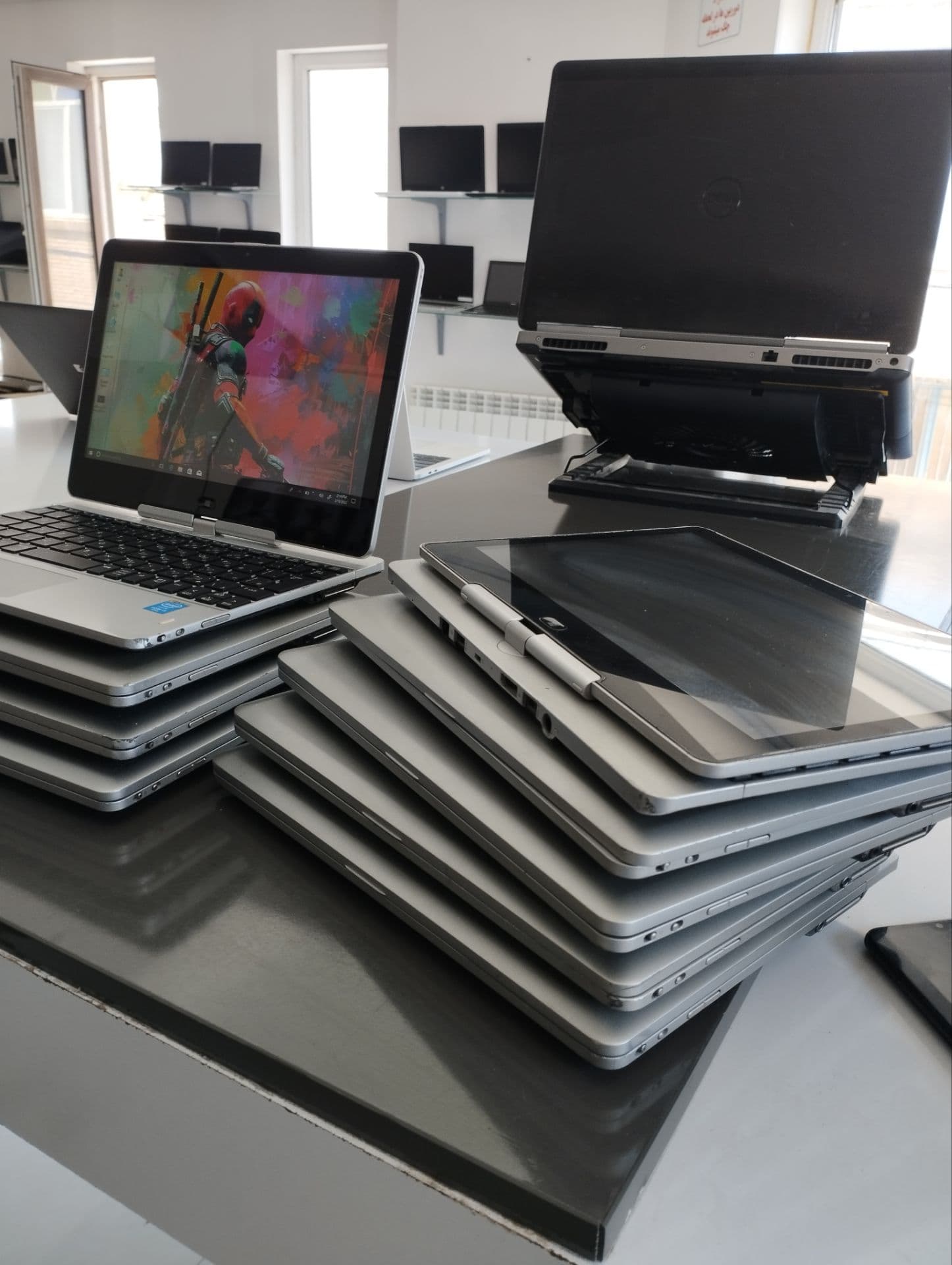 HP Elitebook Revolve 810 G2 Stock — تصویر ۵