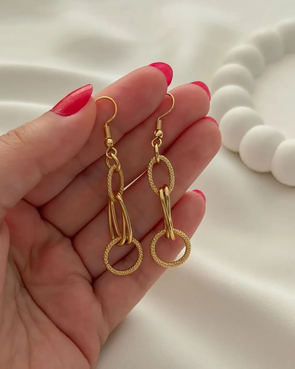 گوشواره رنگ ثابت آویز زنجیری بافت دار SHEEN کد 3417