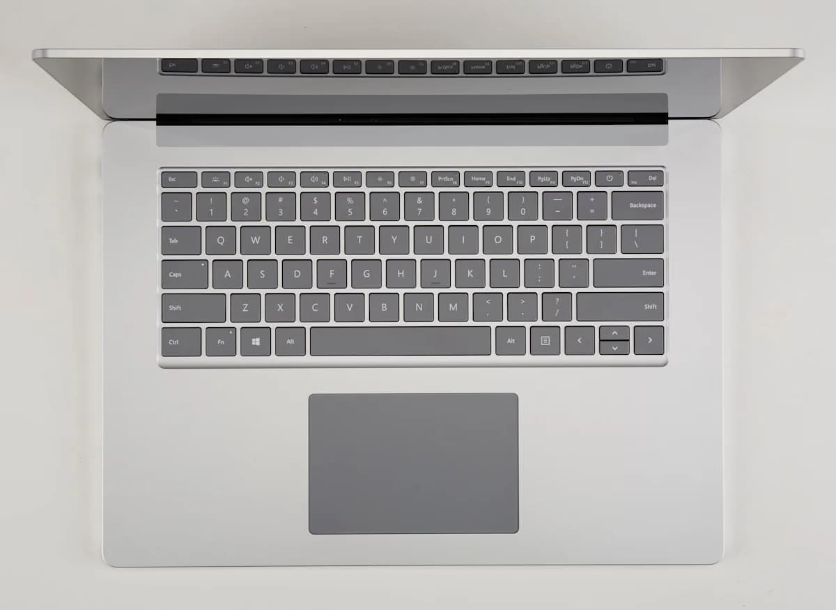 لپ تاپ استوک 13اینچی سرفیس MICROSOFT SURFACE Laptop 4 | Intel i5 1145G7 | 8GB | 256GB Ssd — تصویر ۵