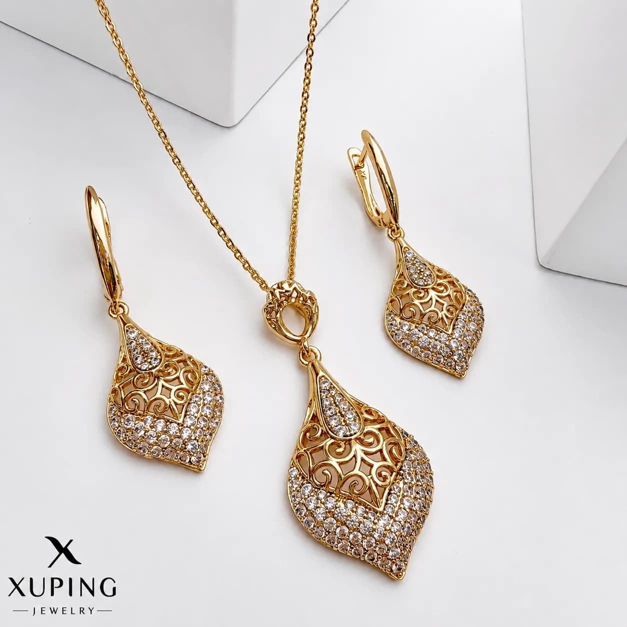 نیم ست آبکاری طلا رنگ ثابت ژوپینگ طرح اسلیمی مشبک کد 3371