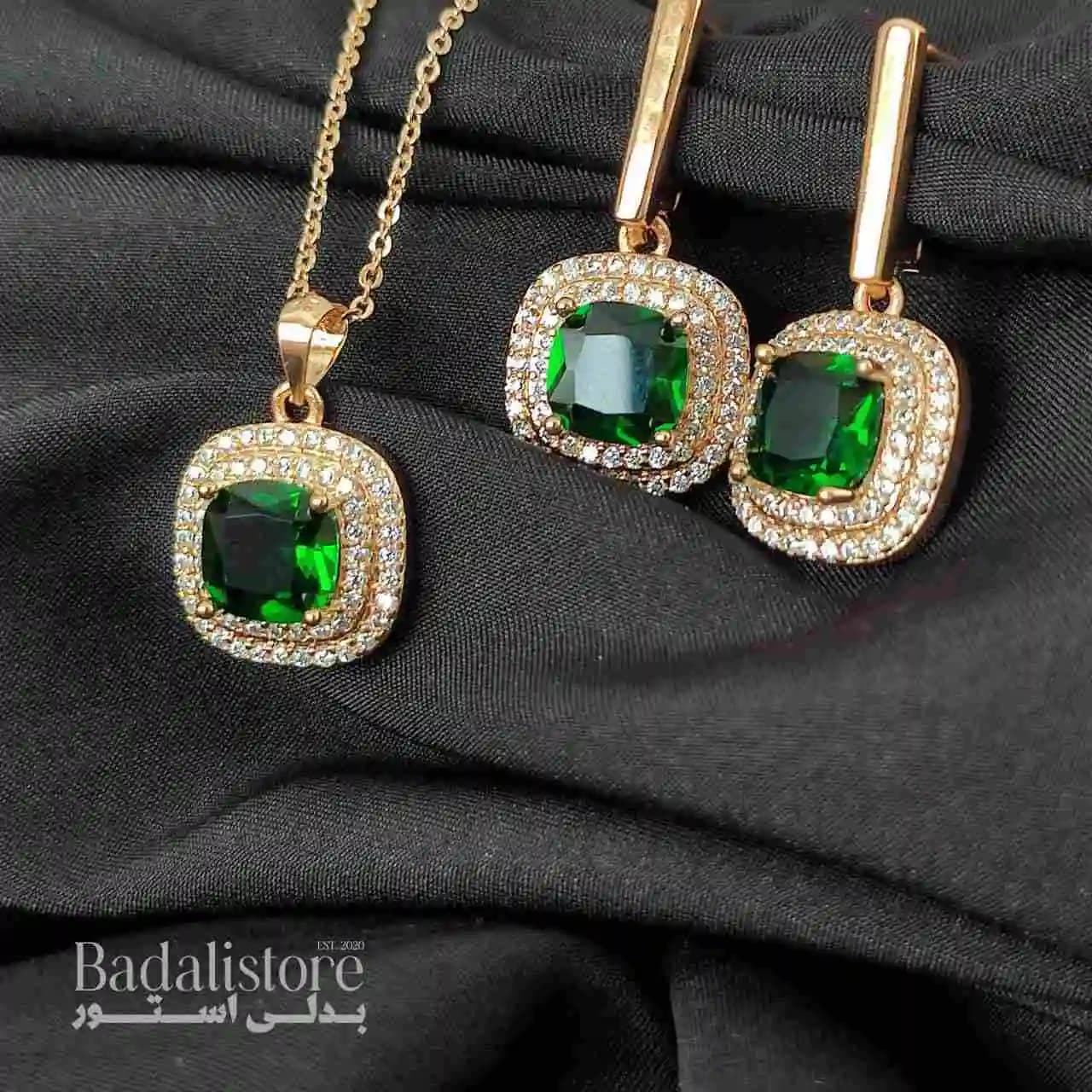 نیم ست جواهری مربعی نگین سبز برند ysx کد 10101