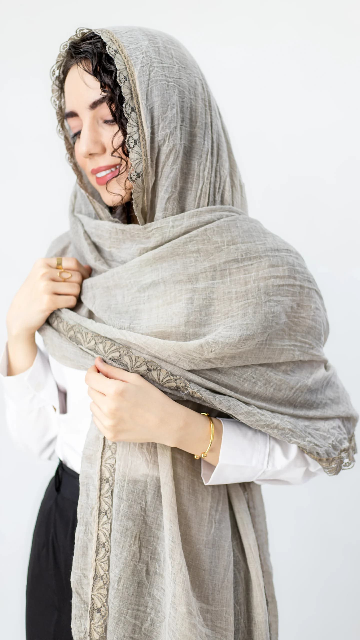 شال حاشیه گیپور — تصویر ۳