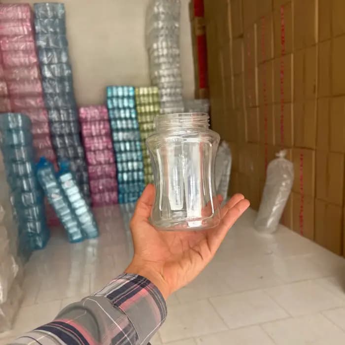 جار یک حلال 700 سی سی دهانه 72تعداد در هر بسته 150 عدد — تصویر ۳