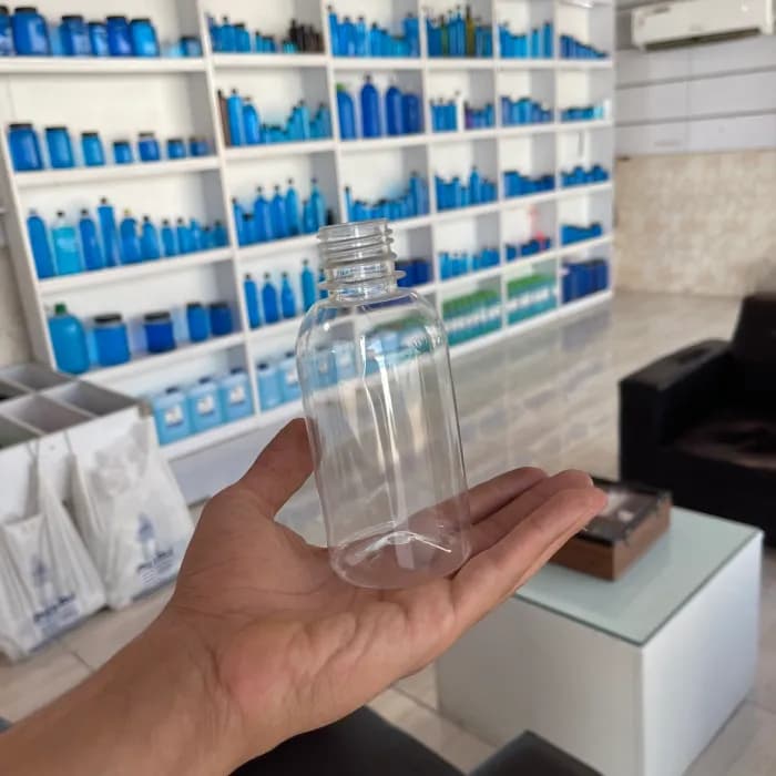 بطری پلاستیکی کویین 350 سی سی دهانه 28تعداد در هر بسته 180 عدد — تصویر ۵