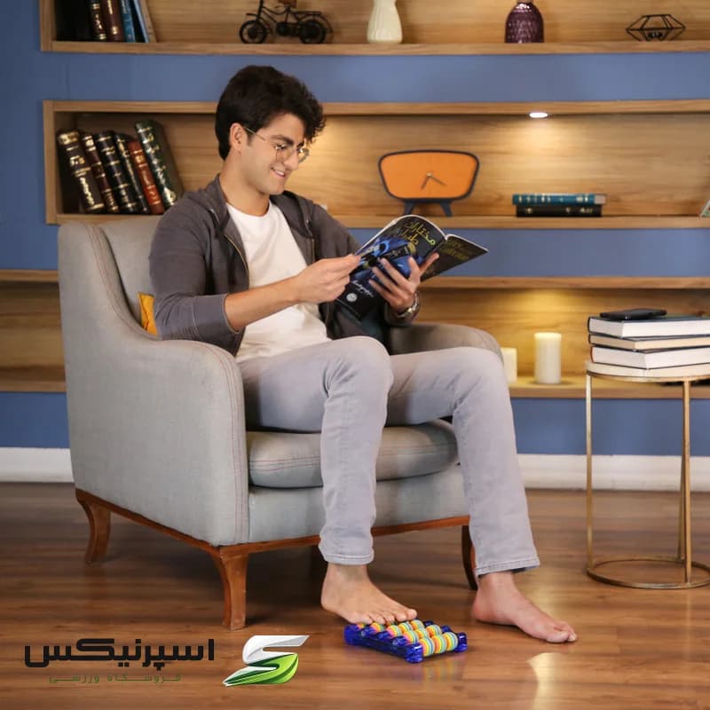 ماساژور کف پا تن زیب مدل فومی با بدنه پلاستیکی کریستالی، 12 گوی فومی نرم برای ماساژ سطحی و آرامش‌بخش، مناسب محیط کاری و افراد با پوست حساس، درجه سختی 1 از 4، ساخت ایران — تصویر ۸