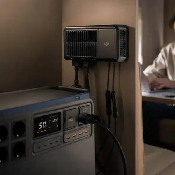 پاور استیشن دی جی آی مدل DJI Power 2000 CN ظرفیت ۲۰۴۸ واتساعت توان خروجی ۳۰۰۰ وات — تصویر ۸