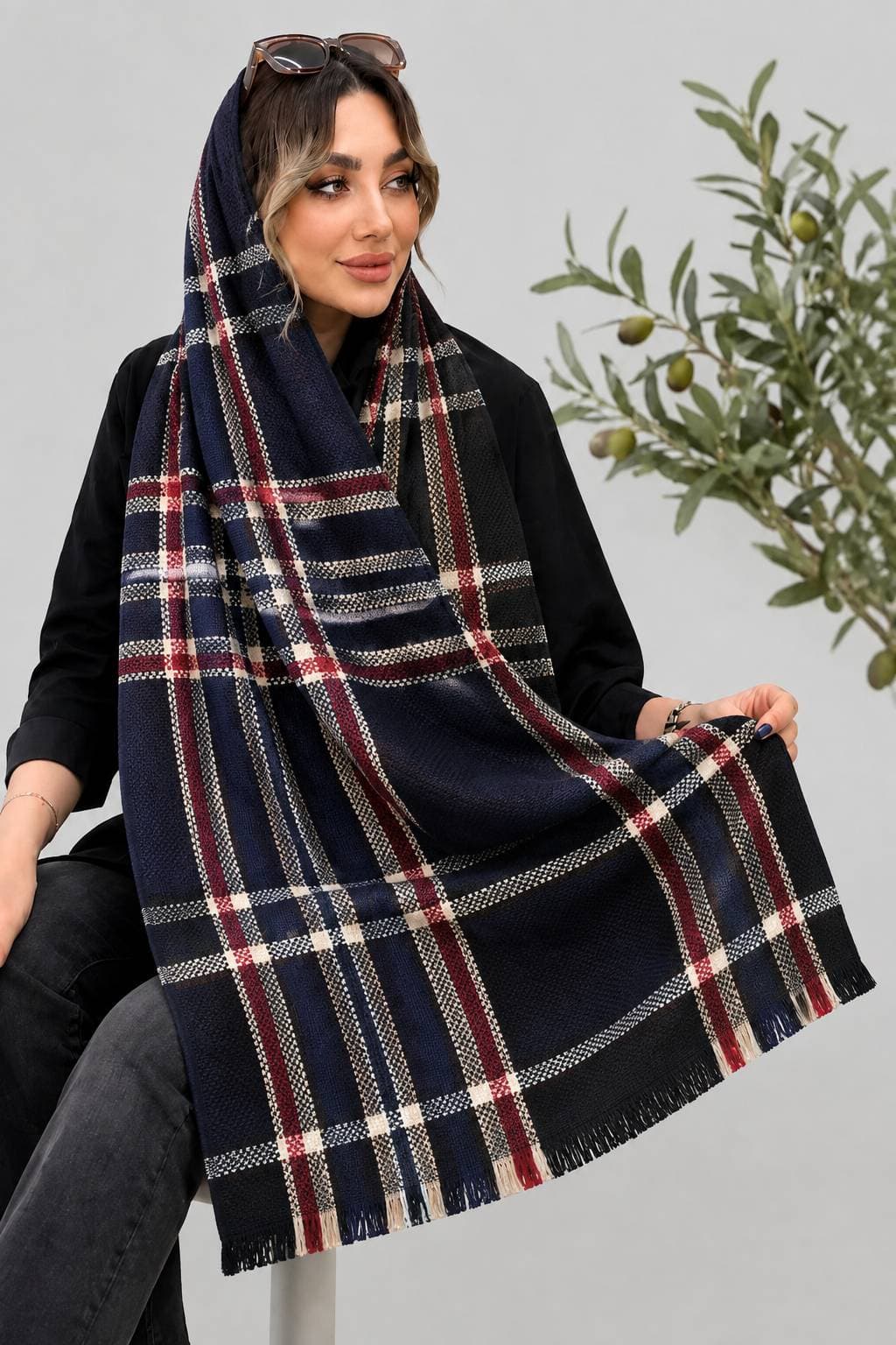 شال چهارخونه پشمی گرم و لطیف — تصویر ۵