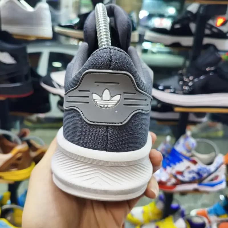 کتونی آدیداس رانینگ طوسی سایز 41 تا 43 — تصویر ۳