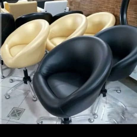صندلی کپ لگنی دررنگبندی مختلف به صورت می باشد مبلمان آپادانا apadana مدل 637703