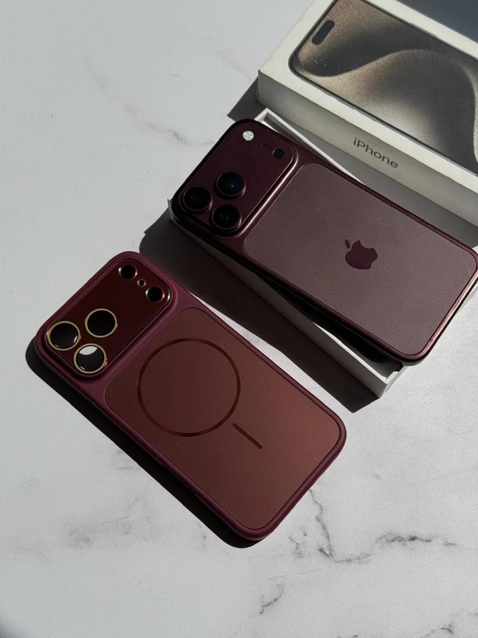 قاب PVD Burgundy با مگ سیف (تبدیل آیفون ها به سری 18) (کدC2314) مناسب برای iPhone 16 — تصویر ۴
