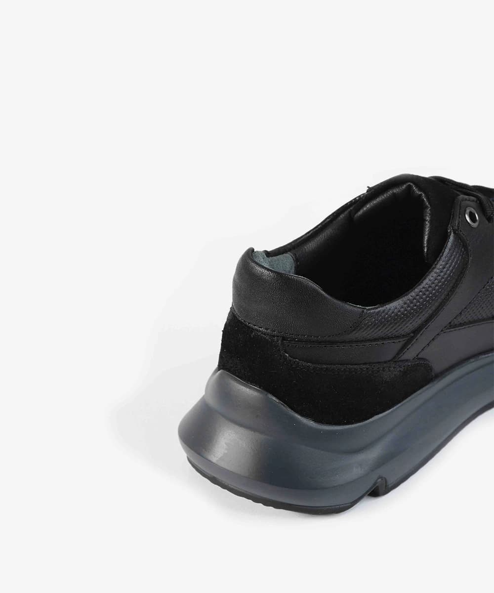 کفش اسنیکرز چرم طبیعی زنانه مدل SW210 — تصویر ۴