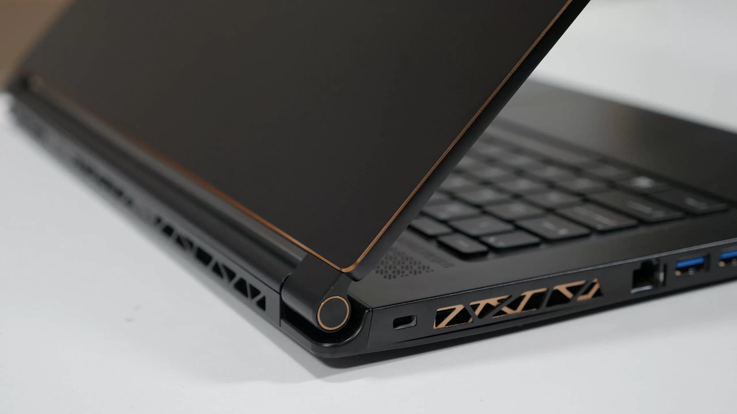لپ تاپ msi ms-16q4 — تصویر ۵