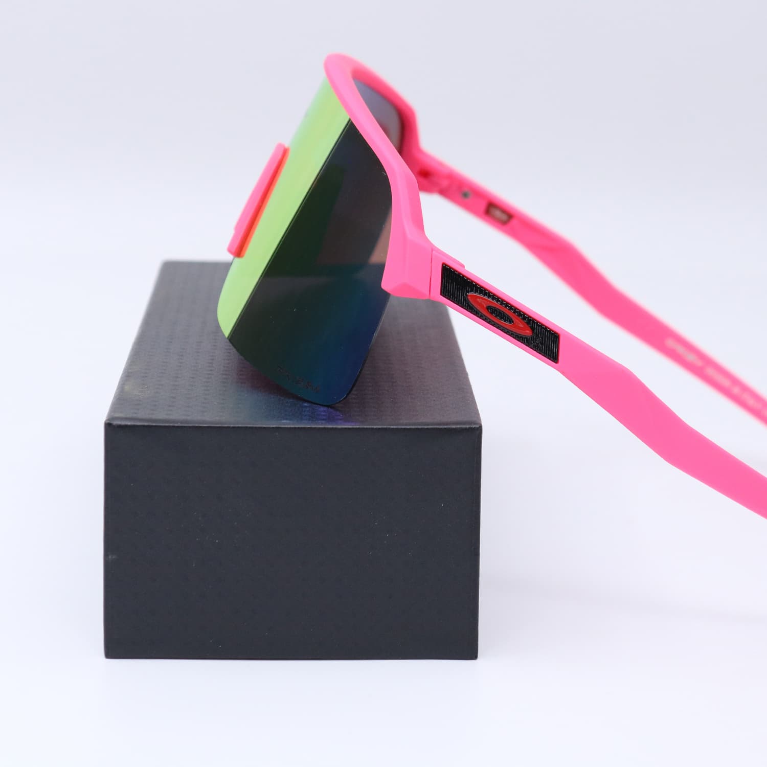 عینک ورزشی از برند OAKLEY کد 4027 — تصویر ۳
