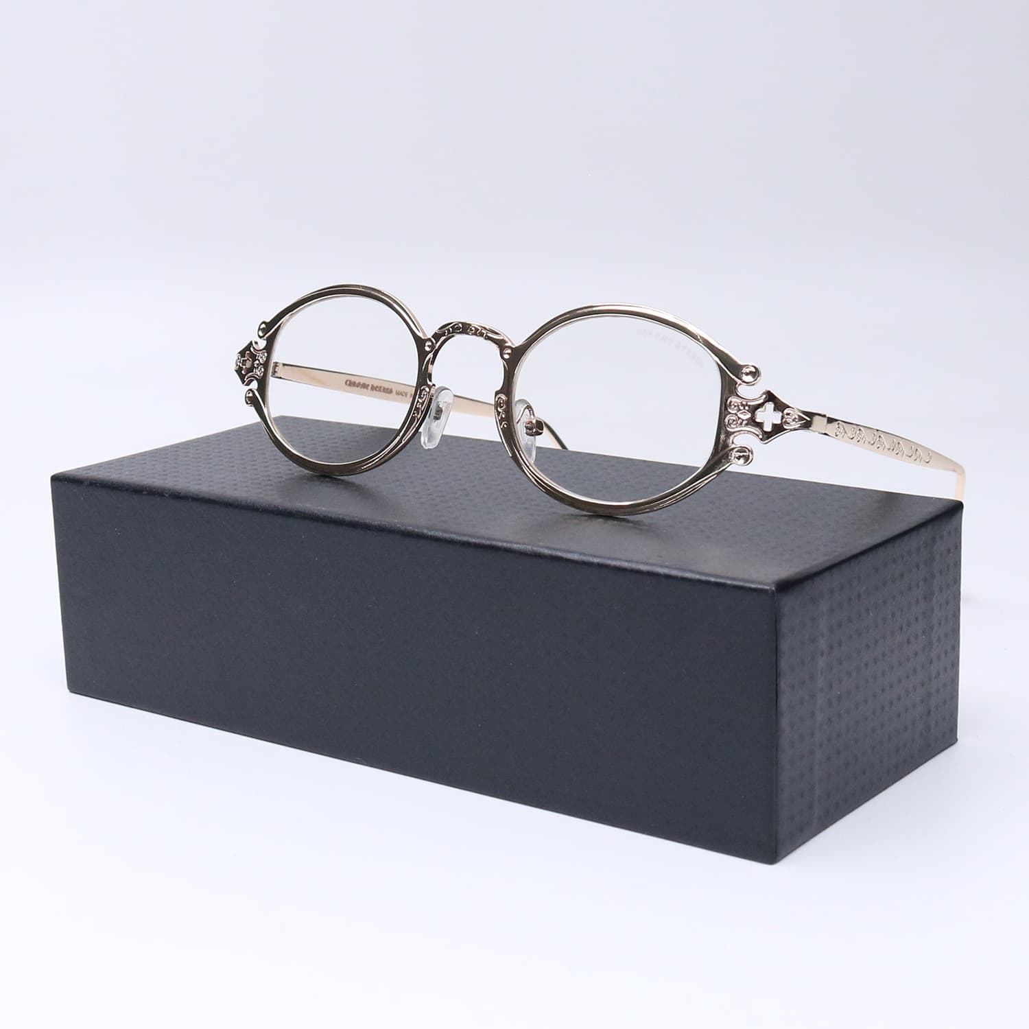 عینک از برند CHROME HEARTS کد 4011
