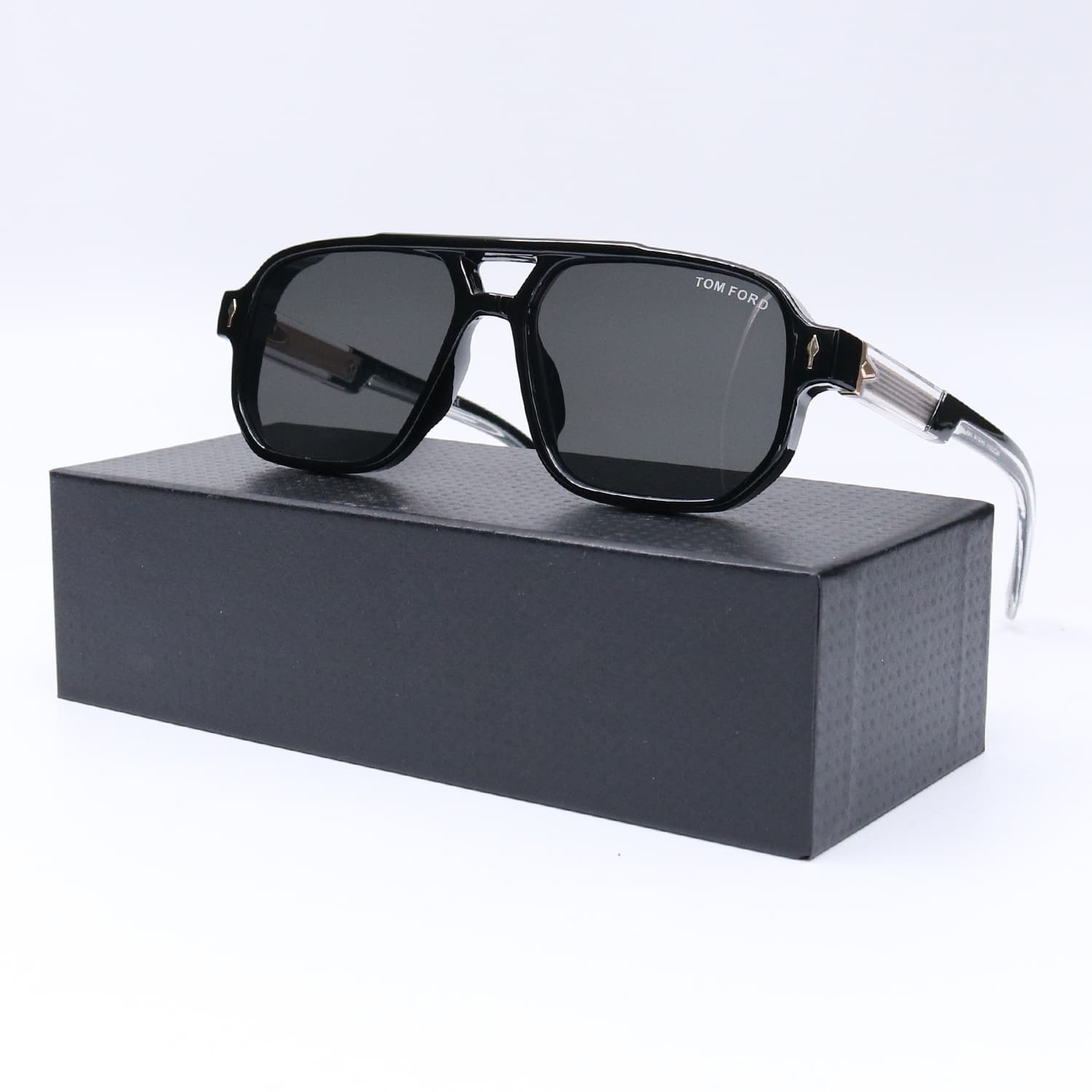 عینک از برند TOM FORD کد 4018 — تصویر ۵