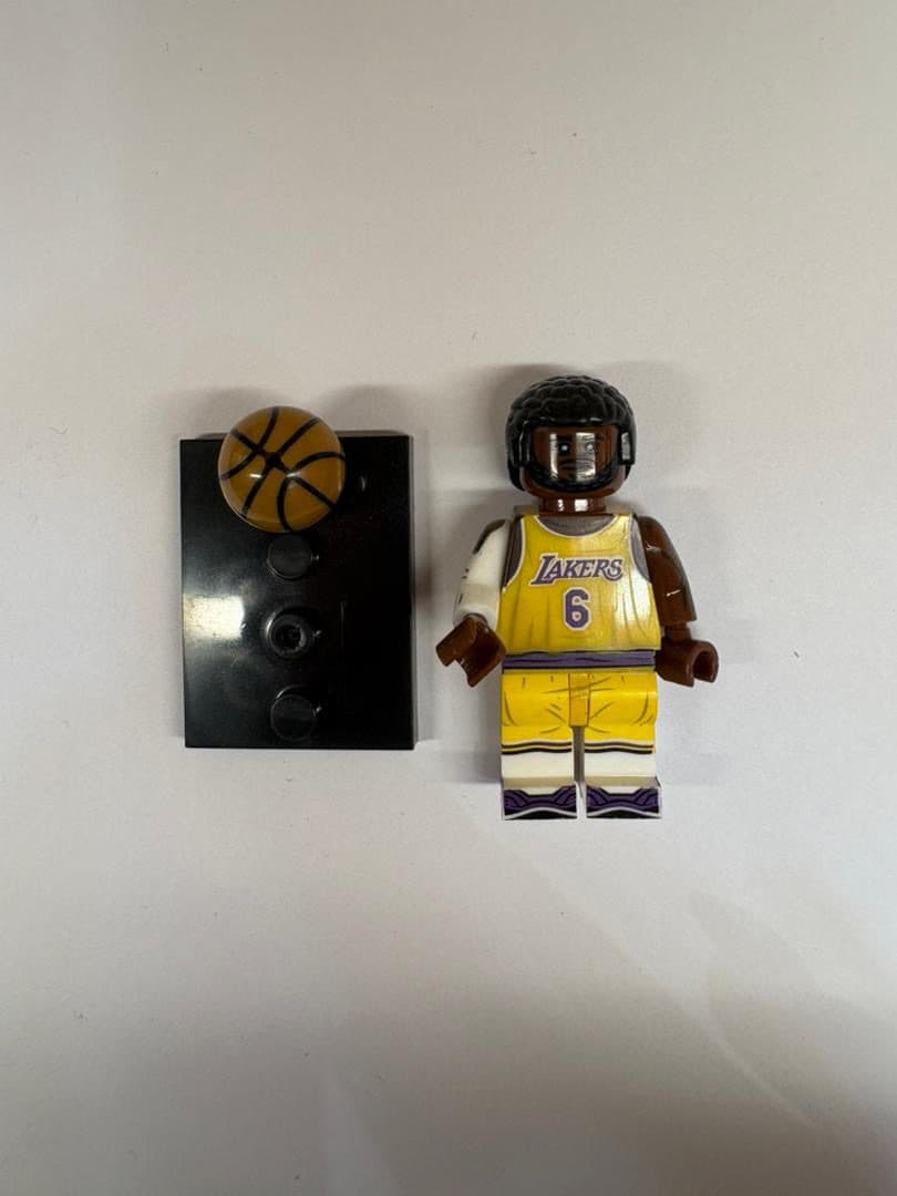 مینی فیگور لگو بسکتبال Lebron — تصویر ۲