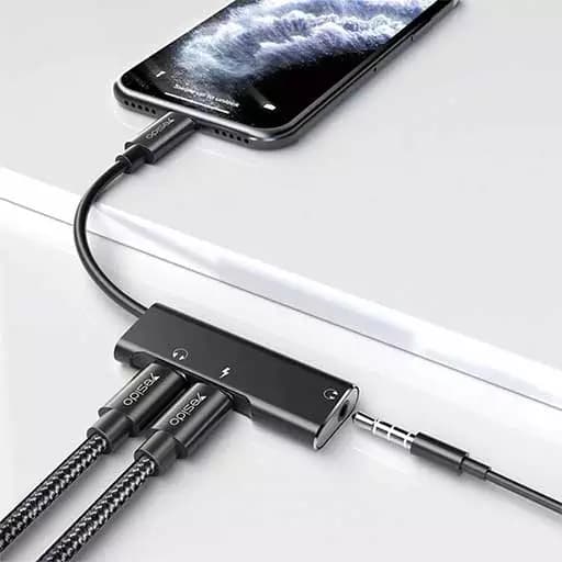 تبدیل AUX و 2 پورت لایتنینگ به لایتنینگ با قابلیت انتقال صدا و شارژ همزمان یسیدو مدل YUA13 — تصویر ۵
