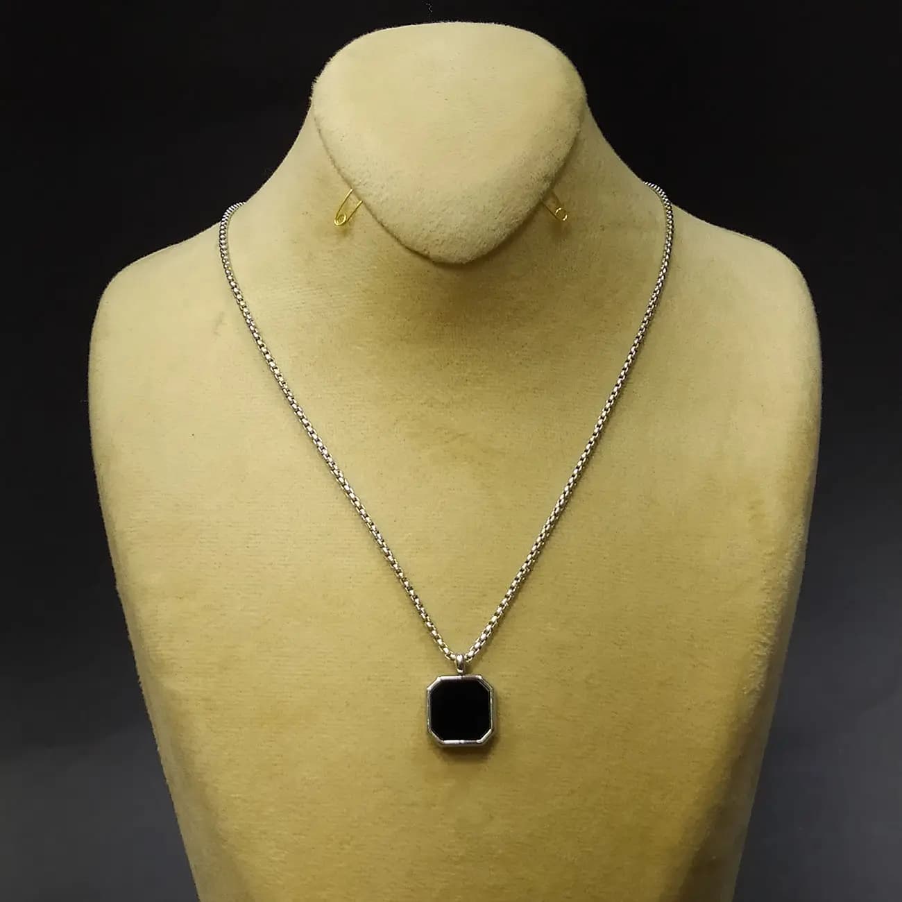 گردنبند استیل اونیکس | پلاک Onyx طرح سنگ با استایل مینیمال و شیک