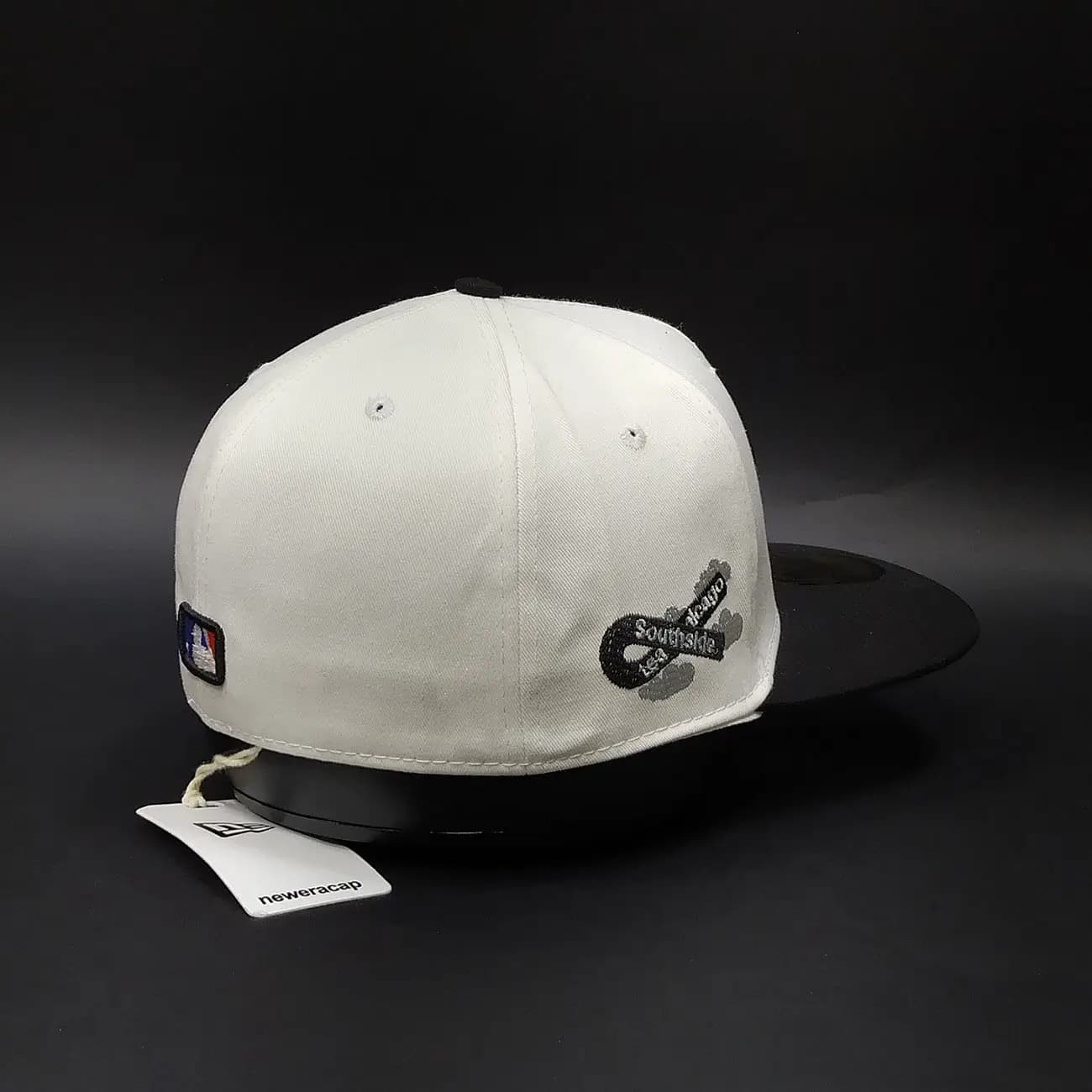 کلاه کپ فیت بک Chicago Bulls دو رنگ | کلاه استریت‌ویر خاص با گلدوزی برجسته و استایل فشن خیابانی — تصویر ۳