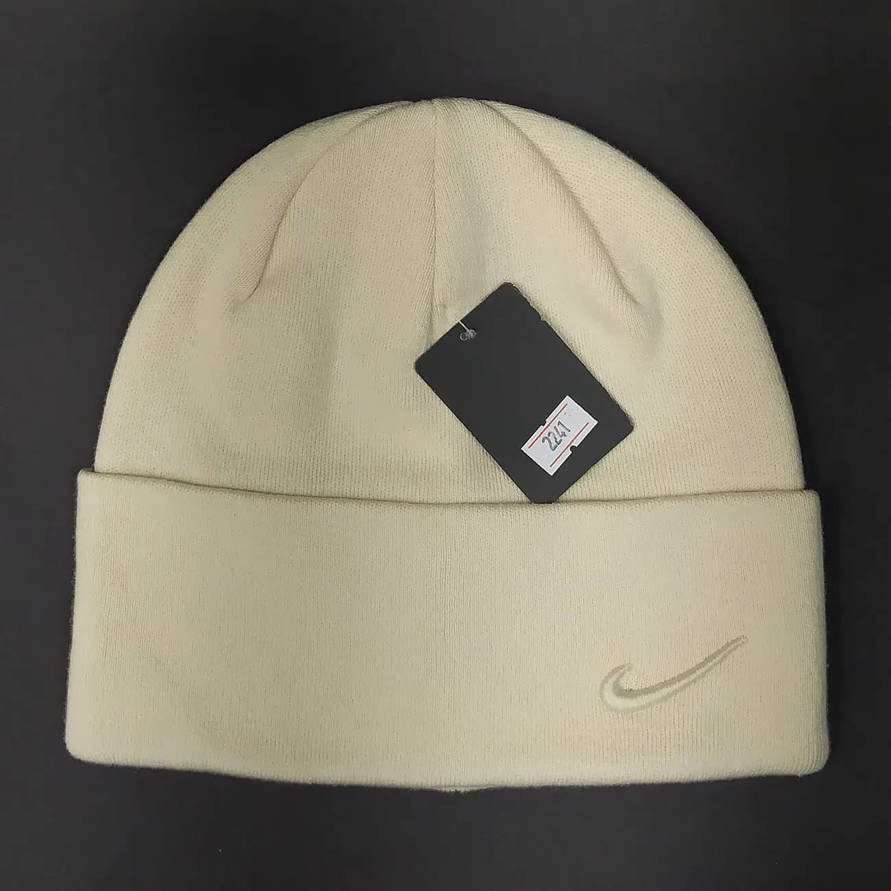 کلاه بافت NIKE نخ پنبه کد 2241 | کلاه زمستانی اسپرت و شیک با طراحی مینیمال — تصویر ۳