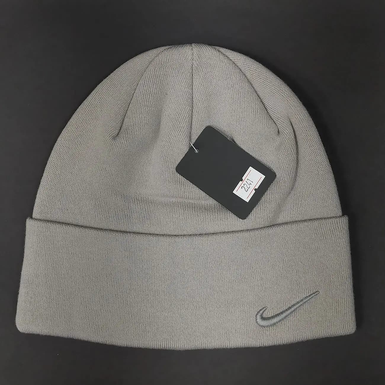 کلاه بافت NIKE نخ پنبه کد 2241 | کلاه زمستانی اسپرت و شیک با طراحی مینیمال — تصویر ۴