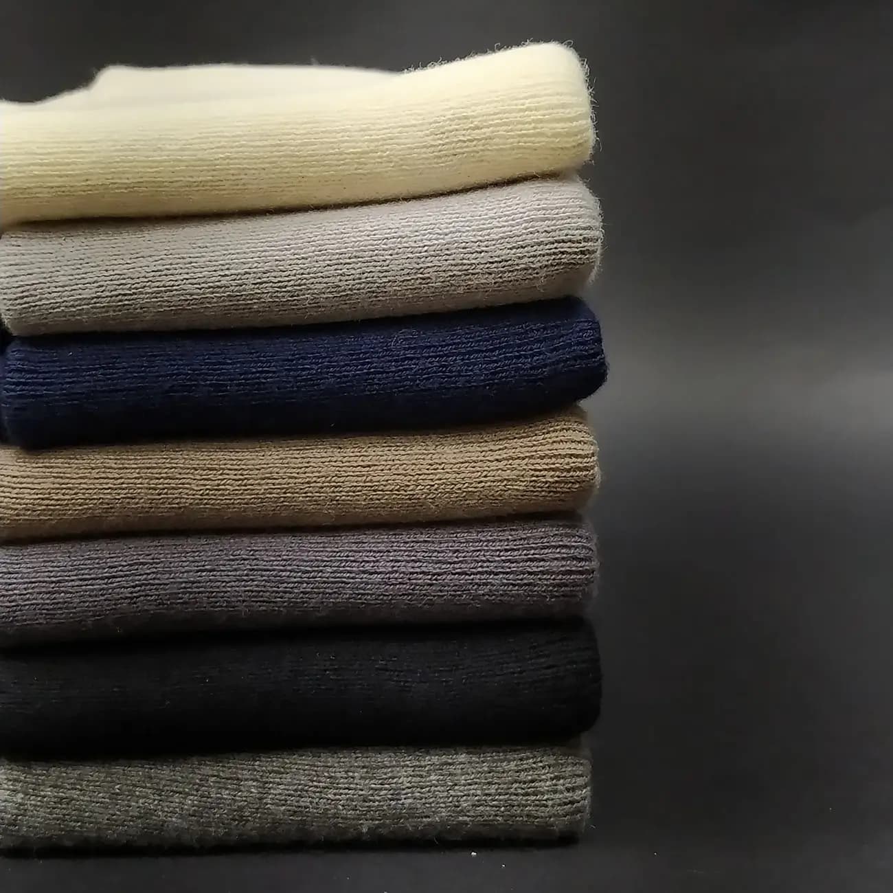 کلاه بافت NIKE نخ پنبه کد 2241 | کلاه زمستانی اسپرت و شیک با طراحی مینیمال — تصویر ۲