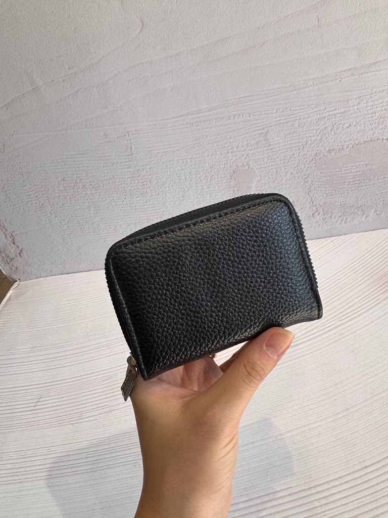 کیف چرمی زیپ‌دار مشکی جیبی کارت و پول کد 6105