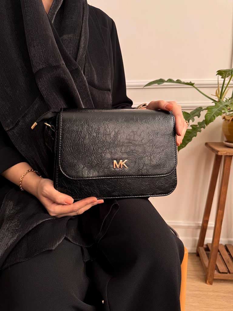 کیف پاسپورتی زنانه MK دالاس مشکی کد 2144 — تصویر ۶