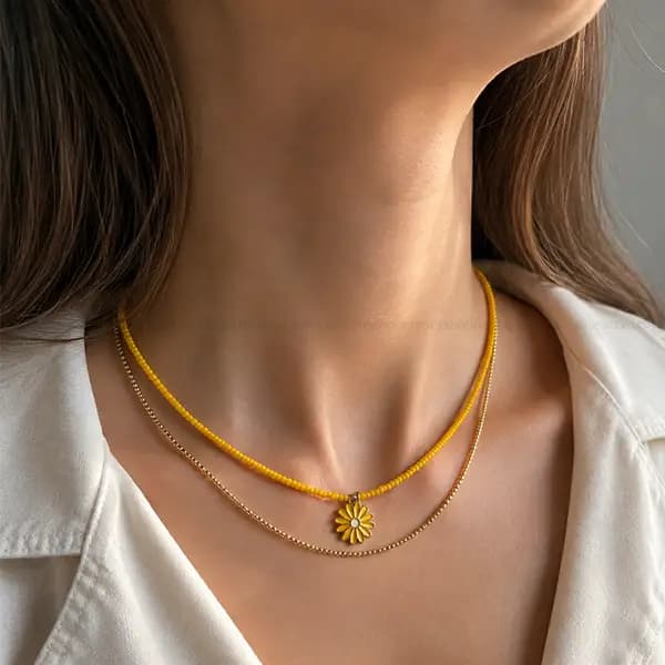 گردنبند زنانه طرح گل زرد