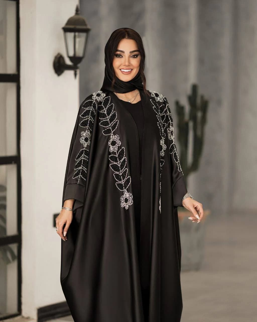 عبا سنگدوزی شده مدل گل نقره ای
