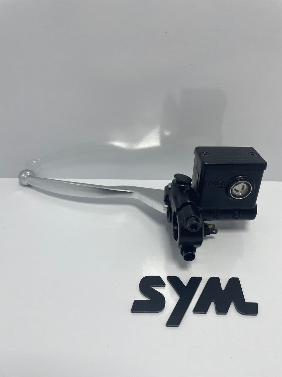 پمپ ترمز عقب با کتی بالا اورجینال adv175 sym نیروموتور