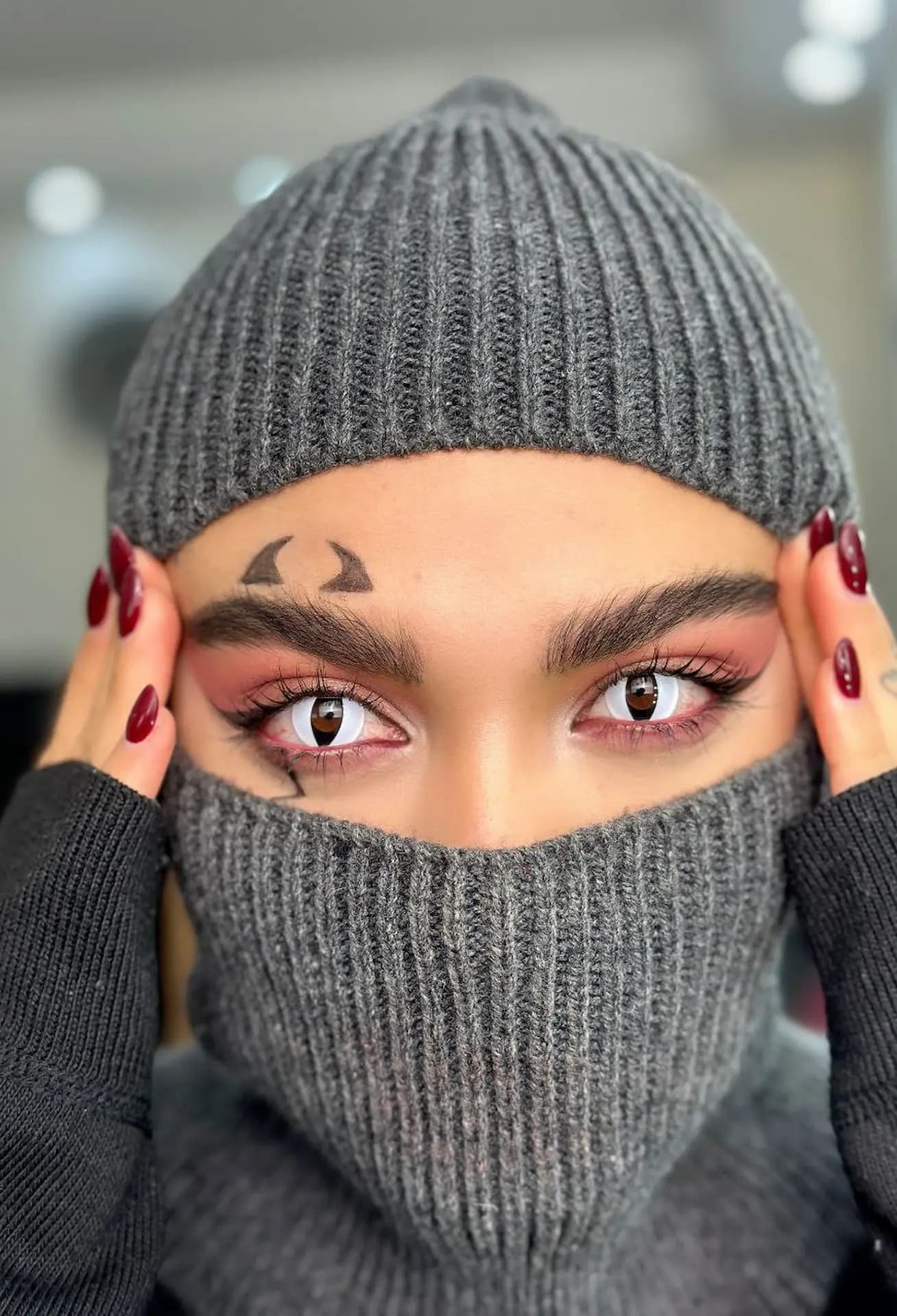 لنز سفید چشم گربه ای