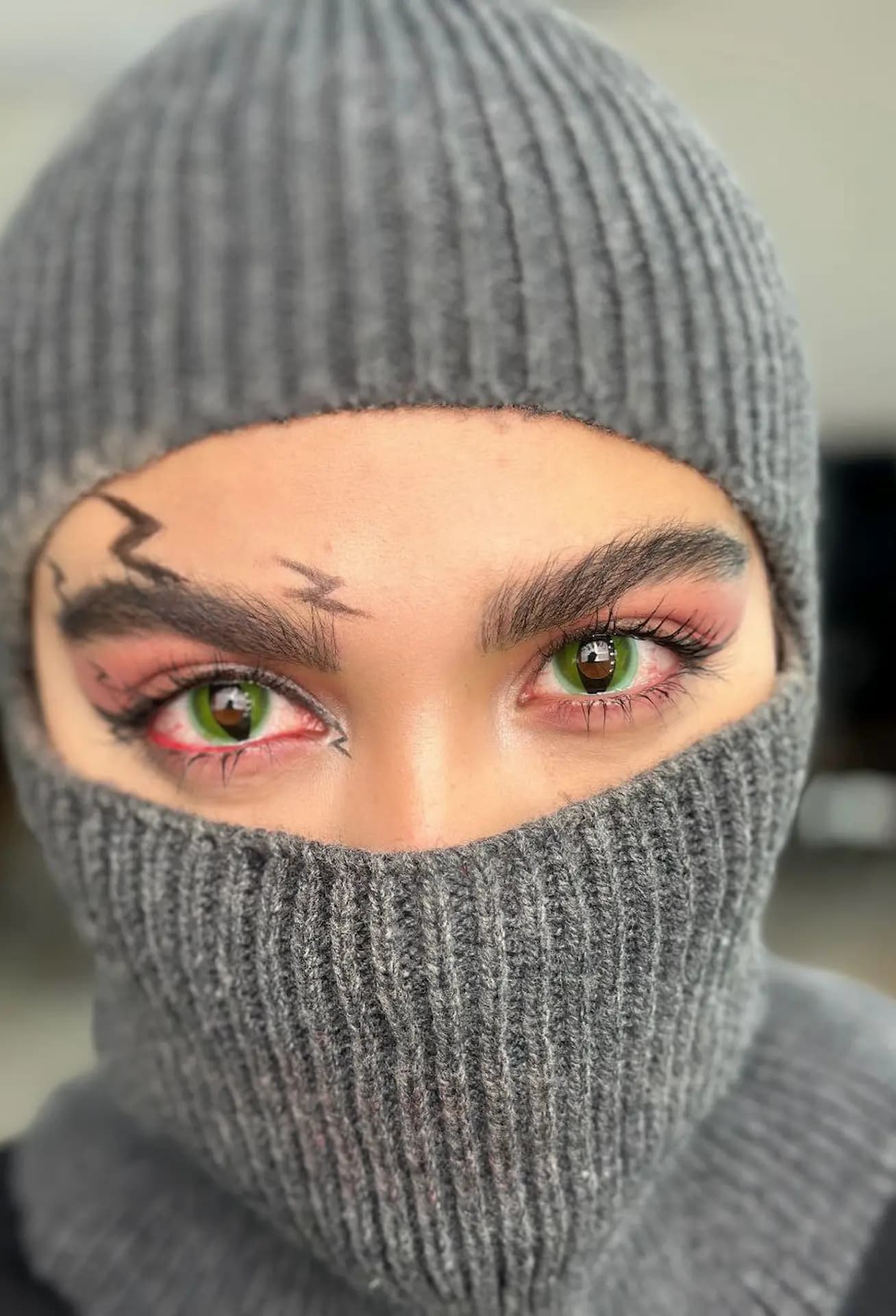 لنز سبز چشم گربه ای