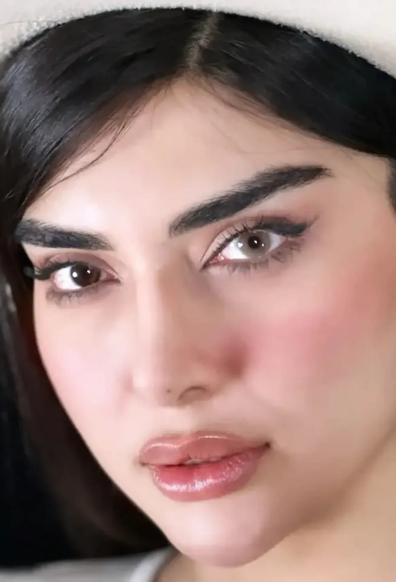 لنز عسلی ملیح کور هازل برند نچرال