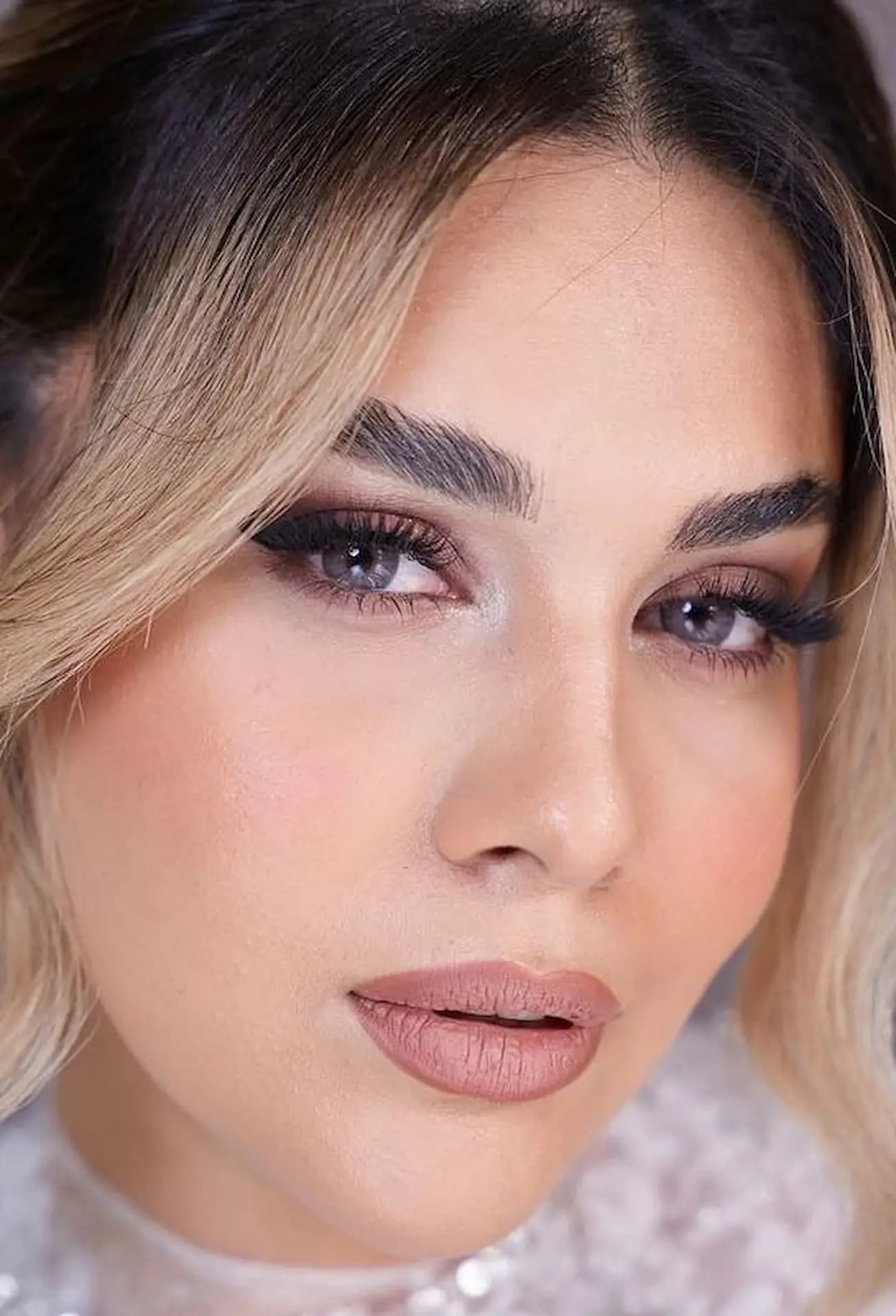 لنز کتی آی(طوسی آبی دور دار)