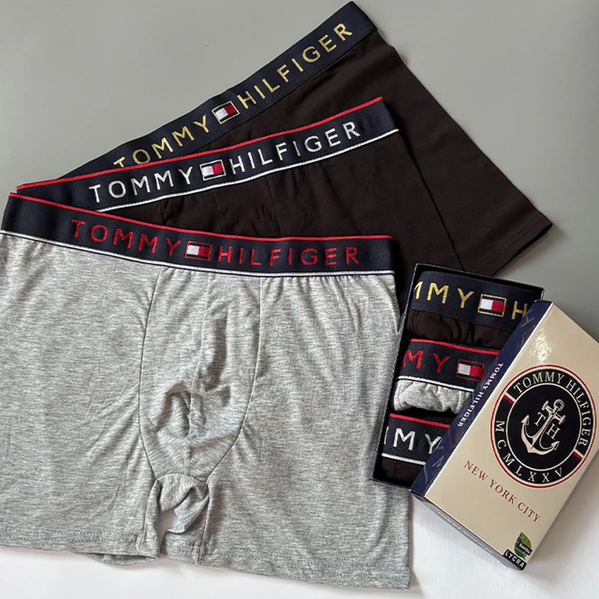 شورت نیم پا مردانه پک 3 عددی Tommy Hilfiger | کیفیت، راحتی و استایل کلاسیک